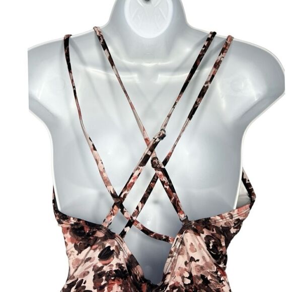 Floral V Neck Strappy One Piece Swimsuit - Picture 5 of 8